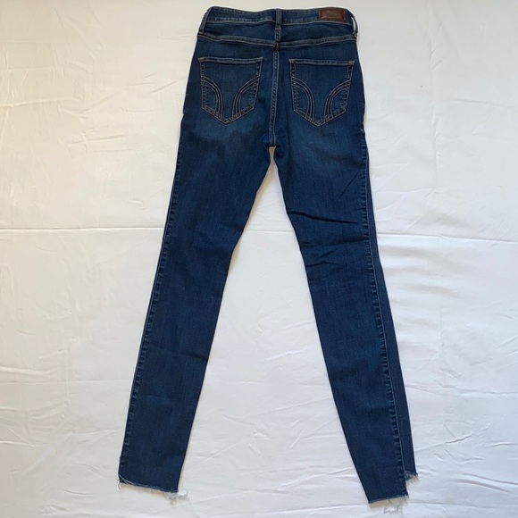 🔥NWOT - Hollister Ultra High Rise Super Skinny - Size 3 - Picture 3 of 3